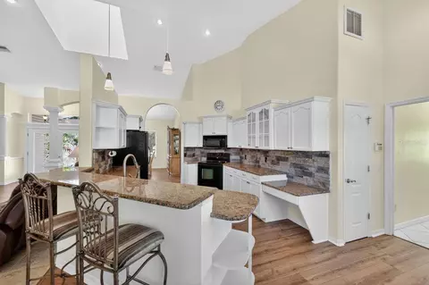 Kitchen - 17312 Howling Wolf Run, Parrish, FL 34219 photo 1 of 2