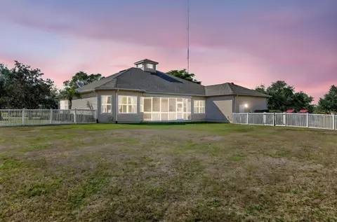 Exterior - 17312 Howling Wolf Run, Parrish, FL 34219 photo 7 of 8