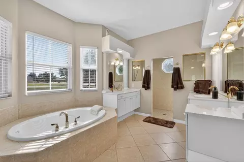Bath - 17312 Howling Wolf Run, Parrish, FL 34219 photo 1 of 5