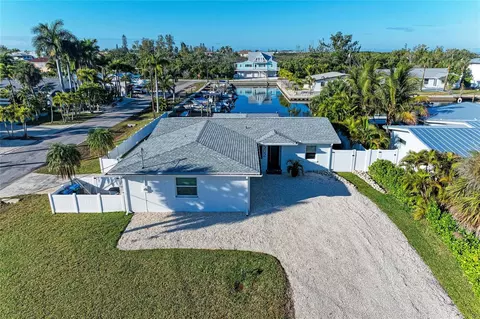 502 Bayview Dr, Holmes Beach, FL 34217