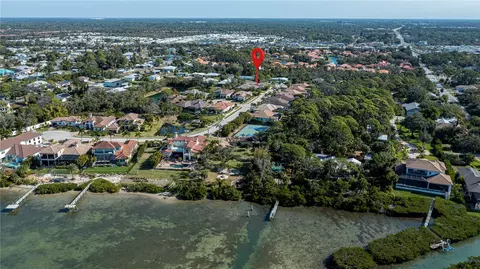4984 Topsail Dr, Nokomis, FL 34275