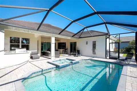 Exterior - 15915 42nd Gln E, Parrish, FL 34219 photo 4 of 7