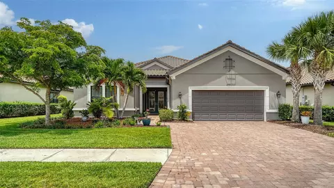 8713 Mangilli Rd, Sarasota, FL 34238