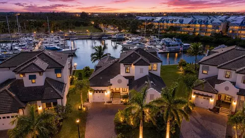 3036 Christophers Watch Ln, Ruskin, FL 33570