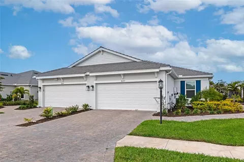 8097 Moonbeam Ave, Sarasota, FL 34241