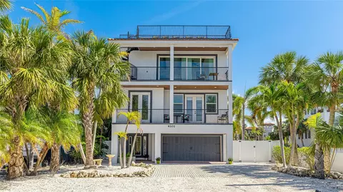 4101 4th Ave, Holmes Beach, FL 34217