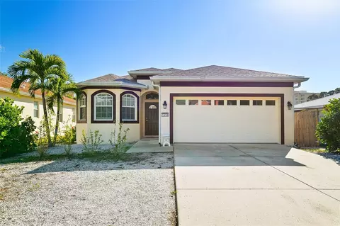 1858 Vamo Dr, Sarasota, FL 34231
