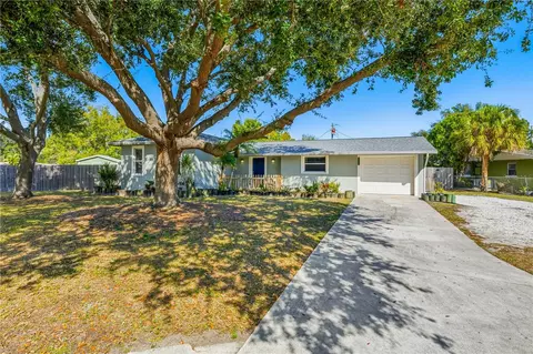 5353 Hayden Blvd, Sarasota, FL 34232