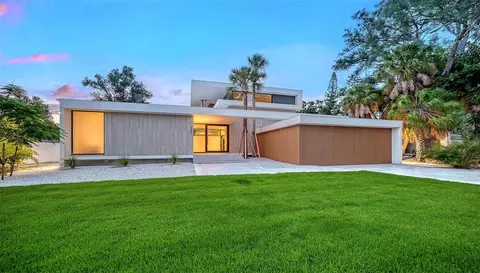 359 N Shore Dr, Sarasota, FL 34234
