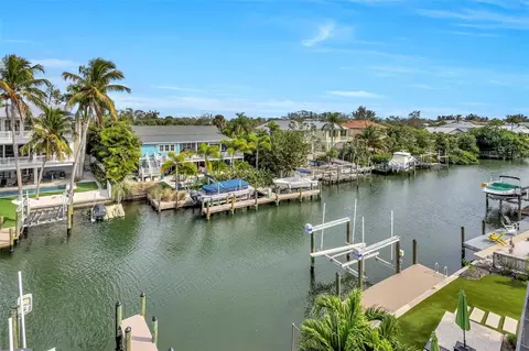 4881 Oxford Dr, Siesta Key, FL 34242