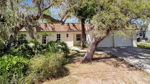3428 Mineola Dr, Sarasota, FL 34239