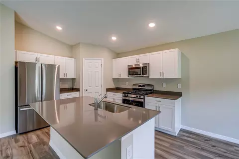 Kitchen - 12730 Hysmith Loop, Parrish, FL 34219 photo 2 of 4