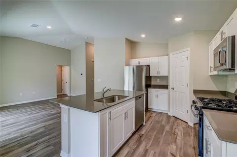 Kitchen - 12730 Hysmith Loop, Parrish, FL 34219 photo 4 of 4