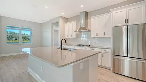 Kitchen - 10103 Hammock Brook Dr, Parrish, FL 34219 photo 2 of 5