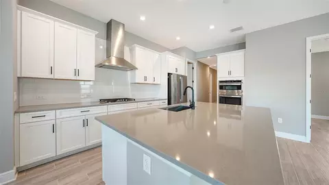 Kitchen - 10103 Hammock Brook Dr, Parrish, FL 34219 photo 3 of 5