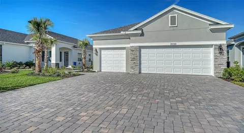 Exterior - 10103 Hammock Brook Dr, Parrish, FL 34219 photo 5 of 5