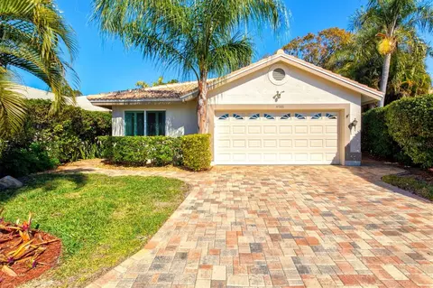 4706 Dundee Dr, Bradenton, FL 34210