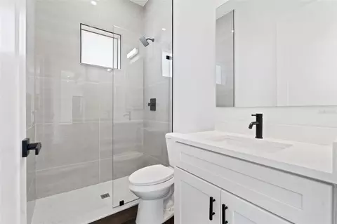 Bath - 97 Brig Cir E, Placida, FL 33946 photo 2 of 3
