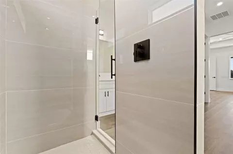 Bath - 97 Brig Cir E, Placida, FL 33946 photo 3 of 3