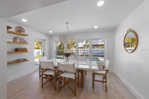 Dining - 414 79th St, Holmes Beach, FL 34217 photo 1 of 3