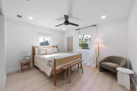 Bedroom - 414 79th St, Holmes Beach, FL 34217 photo 1 of 4