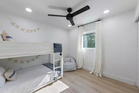 Bedroom - 414 79th St, Holmes Beach, FL 34217 photo 2 of 4