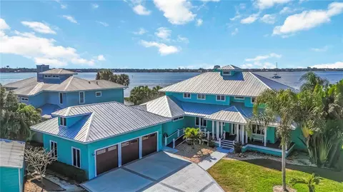 2207 5th St W, Palmetto, FL 34221