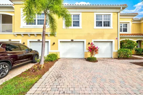 172 Explorer Dr, Osprey, FL 34229