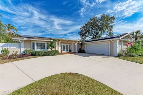411 Harbor View Ln, Largo, FL 33770