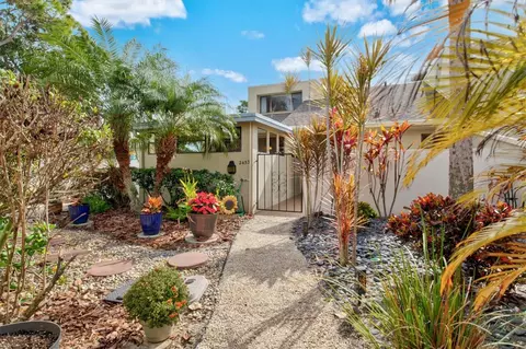 2453 Crispin Ct #F4, Sarasota, FL 34235