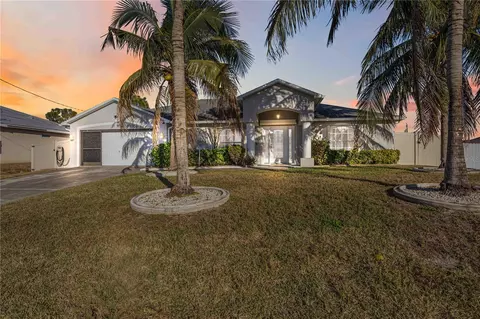 925 NE 4th Ave, Cape Coral, FL 33909