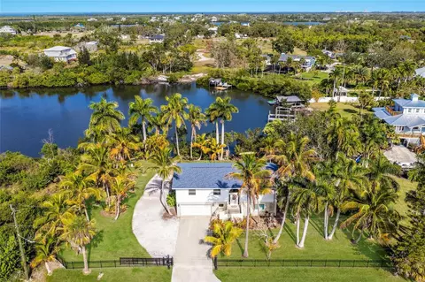 898 Bayshore Dr, Terra Ceia, FL 34250
