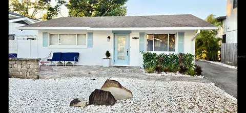 2442 Wood St, Sarasota, FL 34237