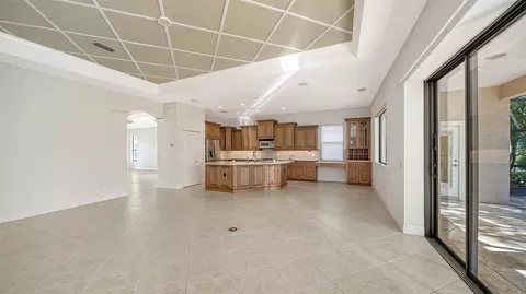 Living - 13911 Siena Loop, Lakewood Ranch, FL 34202 photo 8 of 12