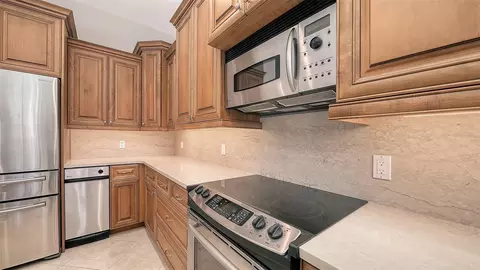 Kitchen - 13911 Siena Loop, Lakewood Ranch, FL 34202 photo 4 of 7