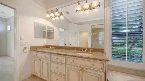 Bath - 13911 Siena Loop, Lakewood Ranch, FL 34202 photo 3 of 5
