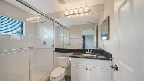 Bath - 13911 Siena Loop, Lakewood Ranch, FL 34202 photo 5 of 5