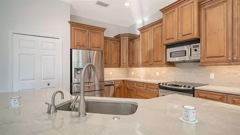 Kitchen - 13911 Siena Loop, Lakewood Ranch, FL 34202 photo 3 of 7