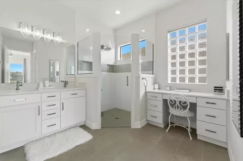 Bath - 6308 Pinehurst Loop, Winter Haven, FL 33884 photo 1 of 4