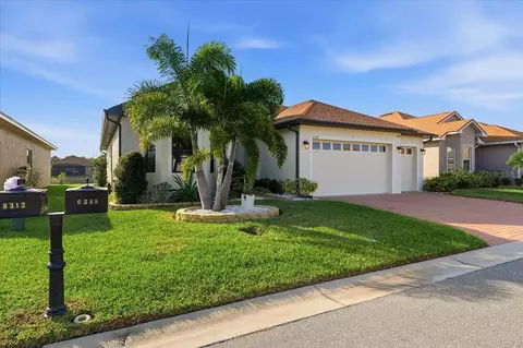 Exterior - 6308 Pinehurst Loop, Winter Haven, FL 33884 photo 2 of 7