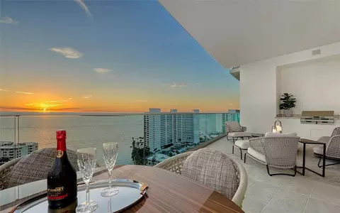 401 Quay Cmns #1501, Sarasota, FL 34236