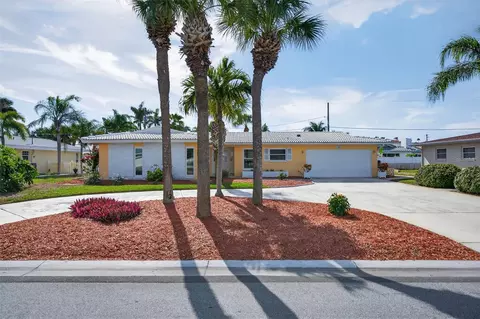 104 22nd St, Belleair Beach, FL 33786