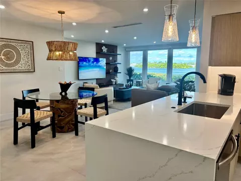 6063 E Peppertree Way #111, Sarasota, FL 34242