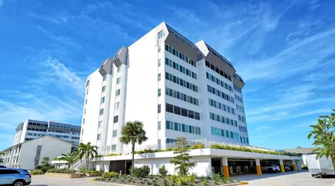 1125 W Peppertree Dr #302, Sarasota, FL 34242