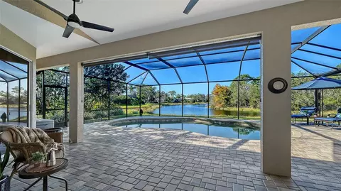 4728 White Tail Ln, Sarasota, FL 34238