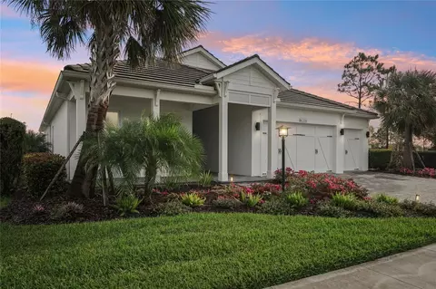 8294 Grande Shores Dr, Sarasota, FL 34240