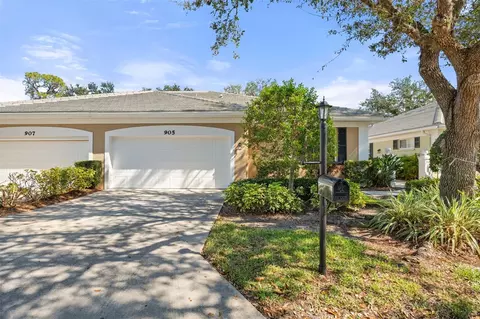 905 Barclay Ct, Venice, FL 34293