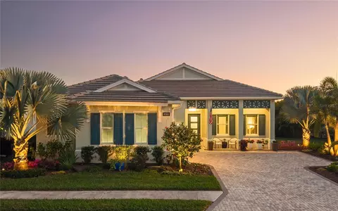 8362 Redonda Loop, Bradenton, FL 34202