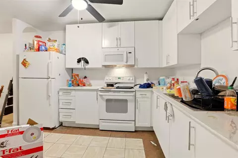 Kitchen - 1906 2nd Ave E, Bradenton, FL 34208 photo 2 of 2