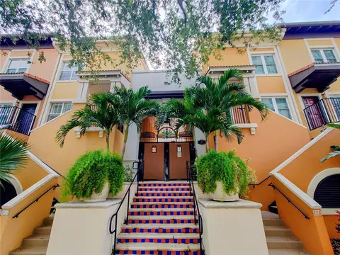 200 4th Ave S #130, Saint Petersburg, FL 33701